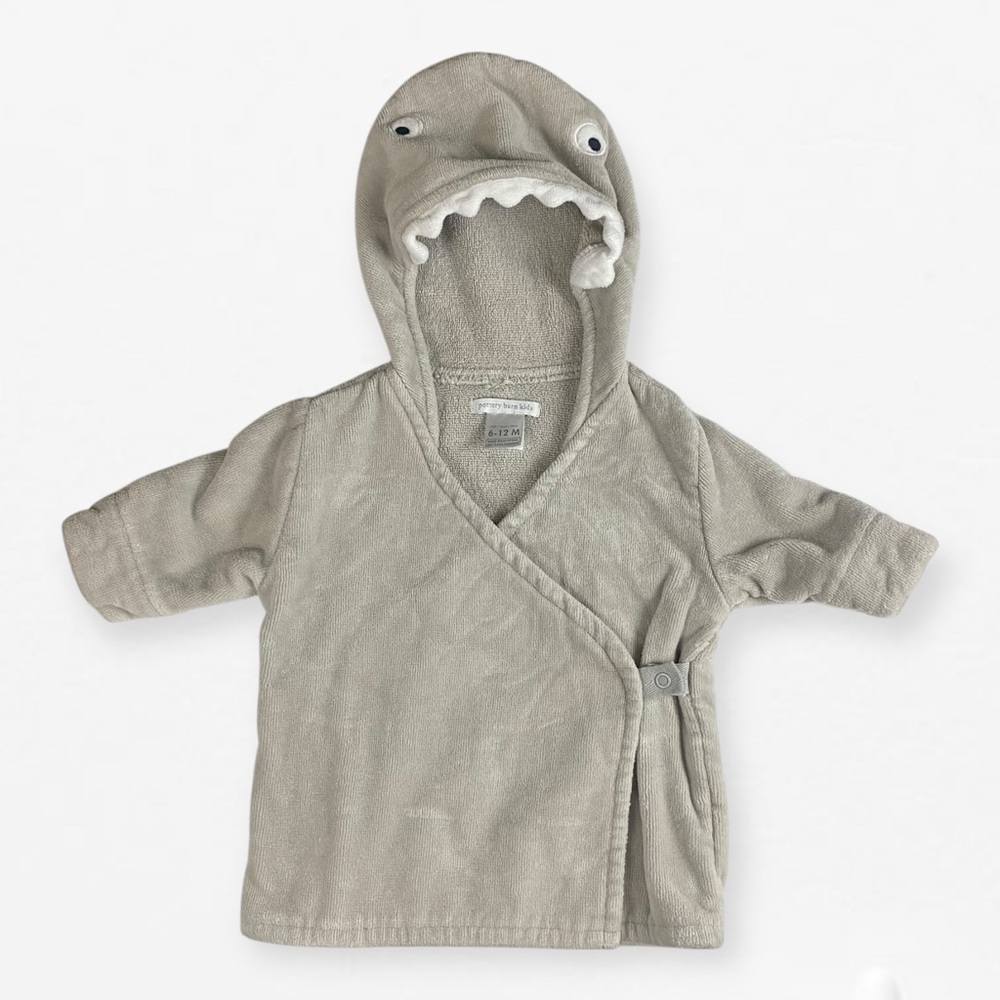 Pottery Barn Kids infant Critter Shark Gray Hooded Baby Robe 6-12M